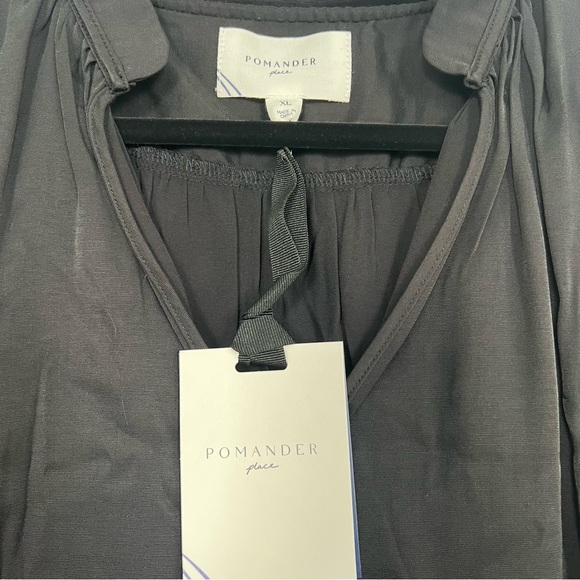 Tuckernuck Pomander Place Black Phillipa Blouse NWT - Picture 5 of 8